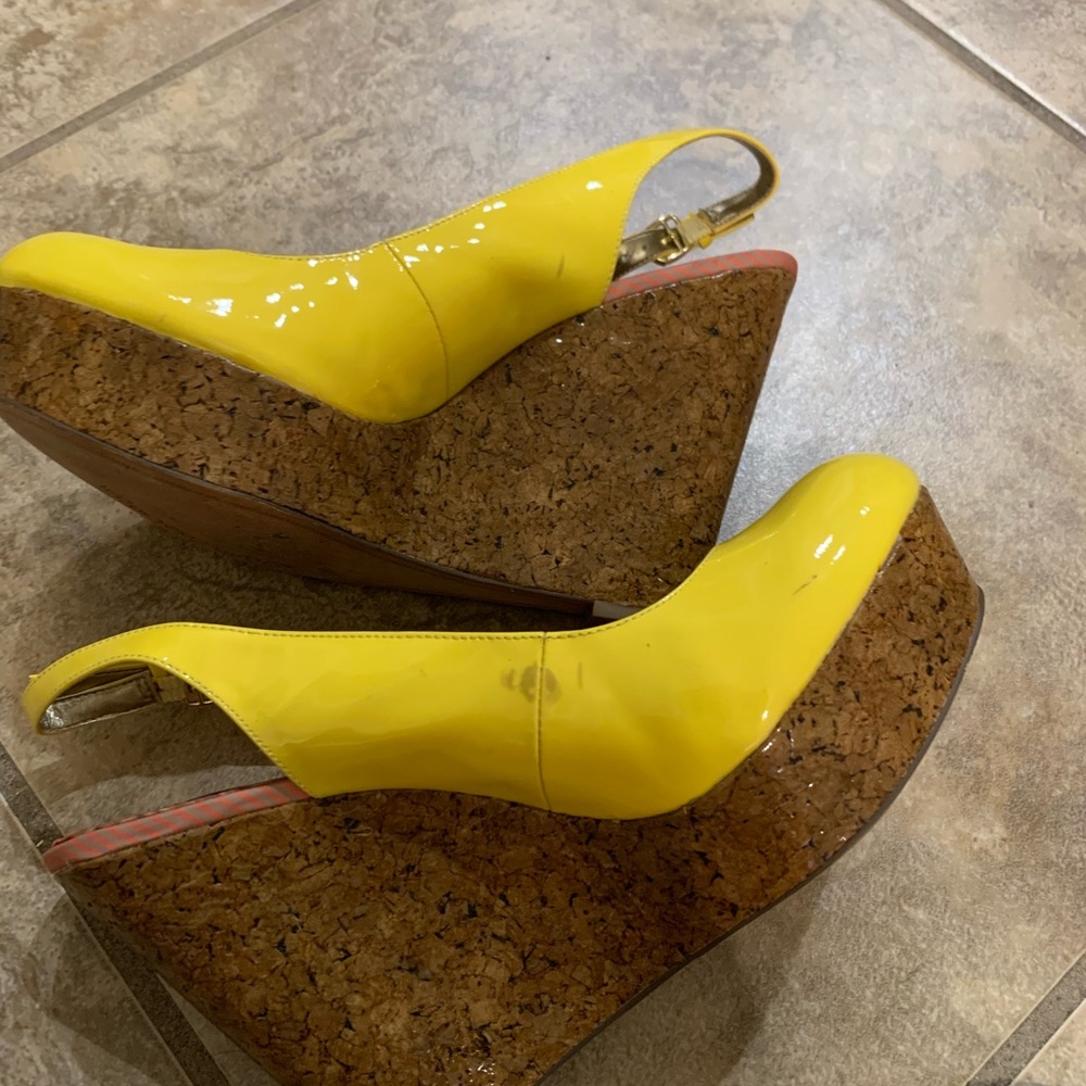 Shoes - Picture 2 of 3